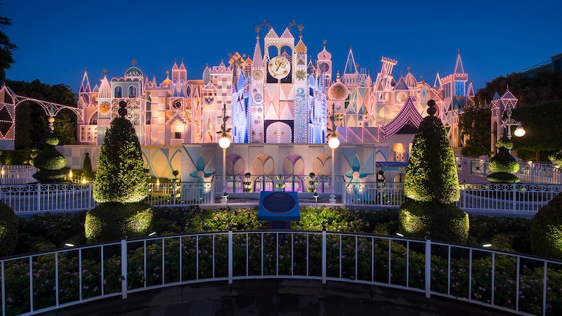 It S A Small World Hong Kong Disneyland - its a small world roblox id