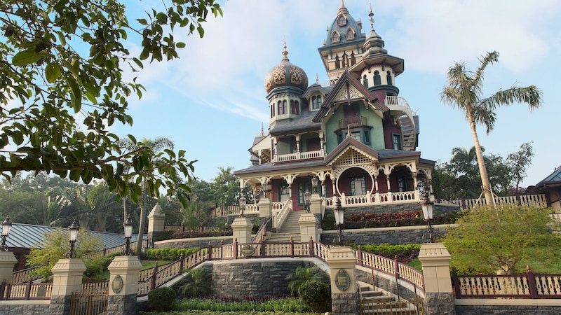 A Thrilling Experience Of Hong Kong’s DisneyLand