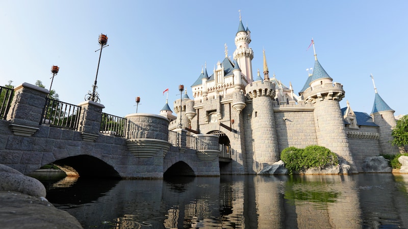 Sleeping Beauty Castle | Hong Kong Disneyland Resort