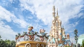 disney-paint-the-night-dining-combo-hero