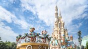 disney-paint-the-night-dining-combo-hero